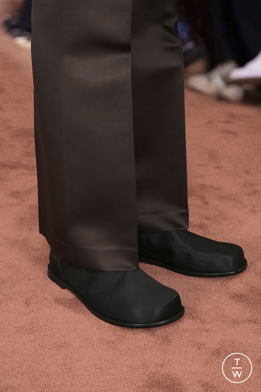 Fashion Week Milan Fall/Winter 2025 look 240 from the Fendi collection 女装配饰