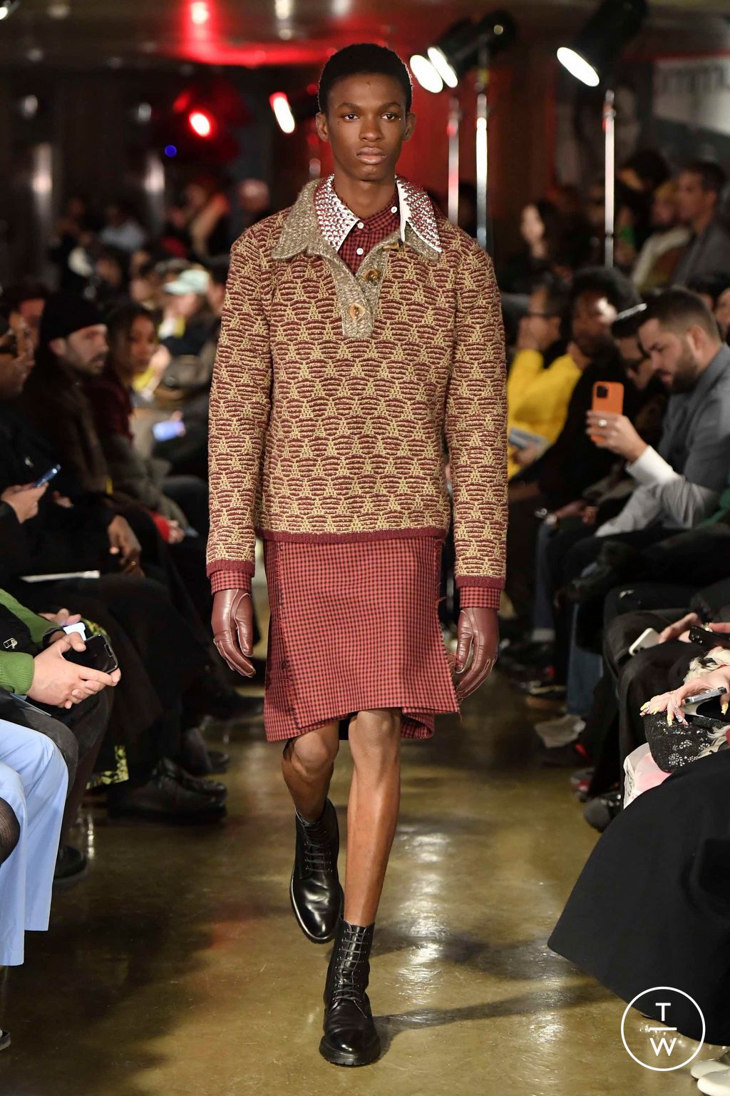 Fashion Week Paris Fall/Winter 2023 look 16 de la collection Namacheko menswear