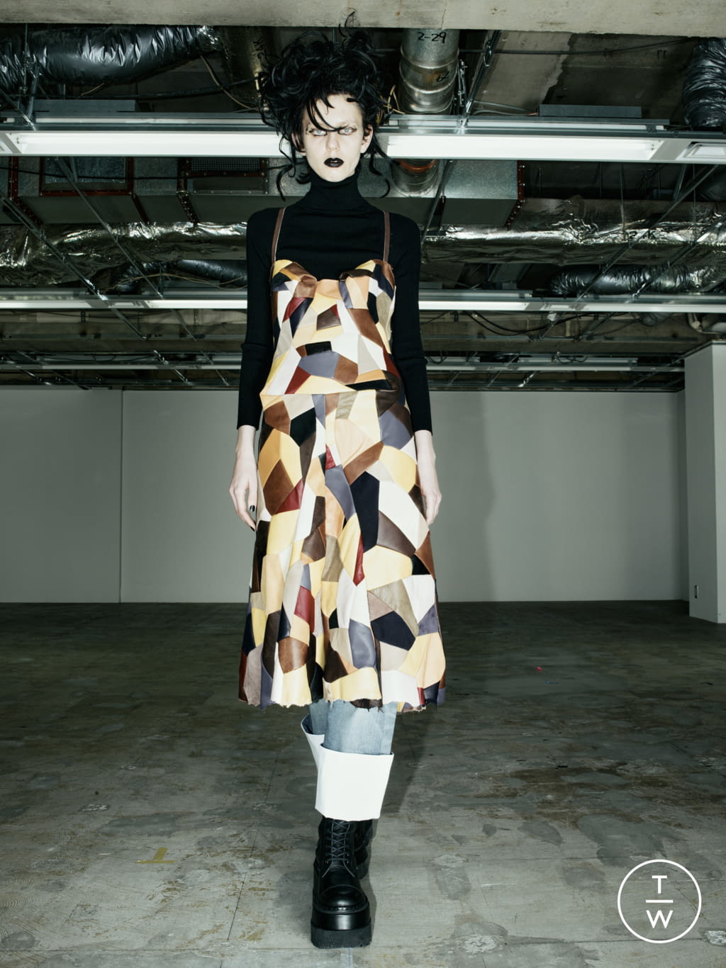 Fashion Week Paris Fall/Winter 2022 look 9 from the Junya Watanabe collection womenswear