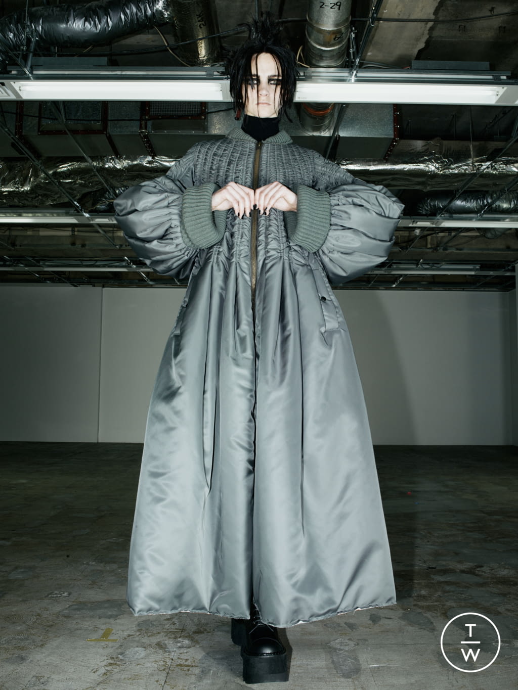 Fashion Week Paris Fall/Winter 2022 look 14 de la collection Junya Watanabe womenswear