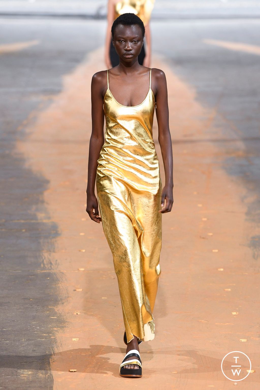 Fashion Week New York Spring/Summer 2023 look 2 from the Gabriela Hearst collection 女装