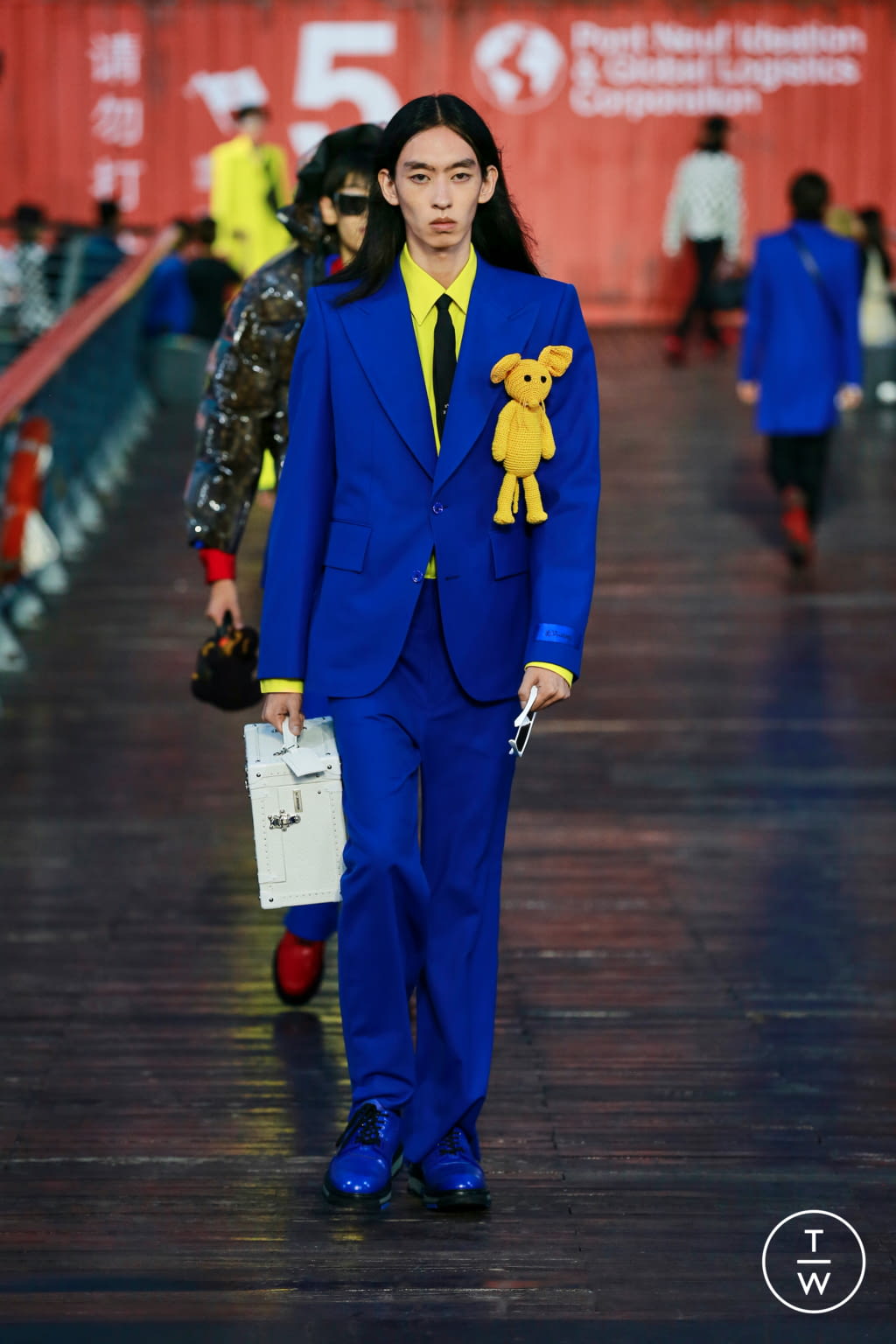 Fashion Week Paris Spring/Summer 2021 look 2 from the Louis Vuitton collection menswear