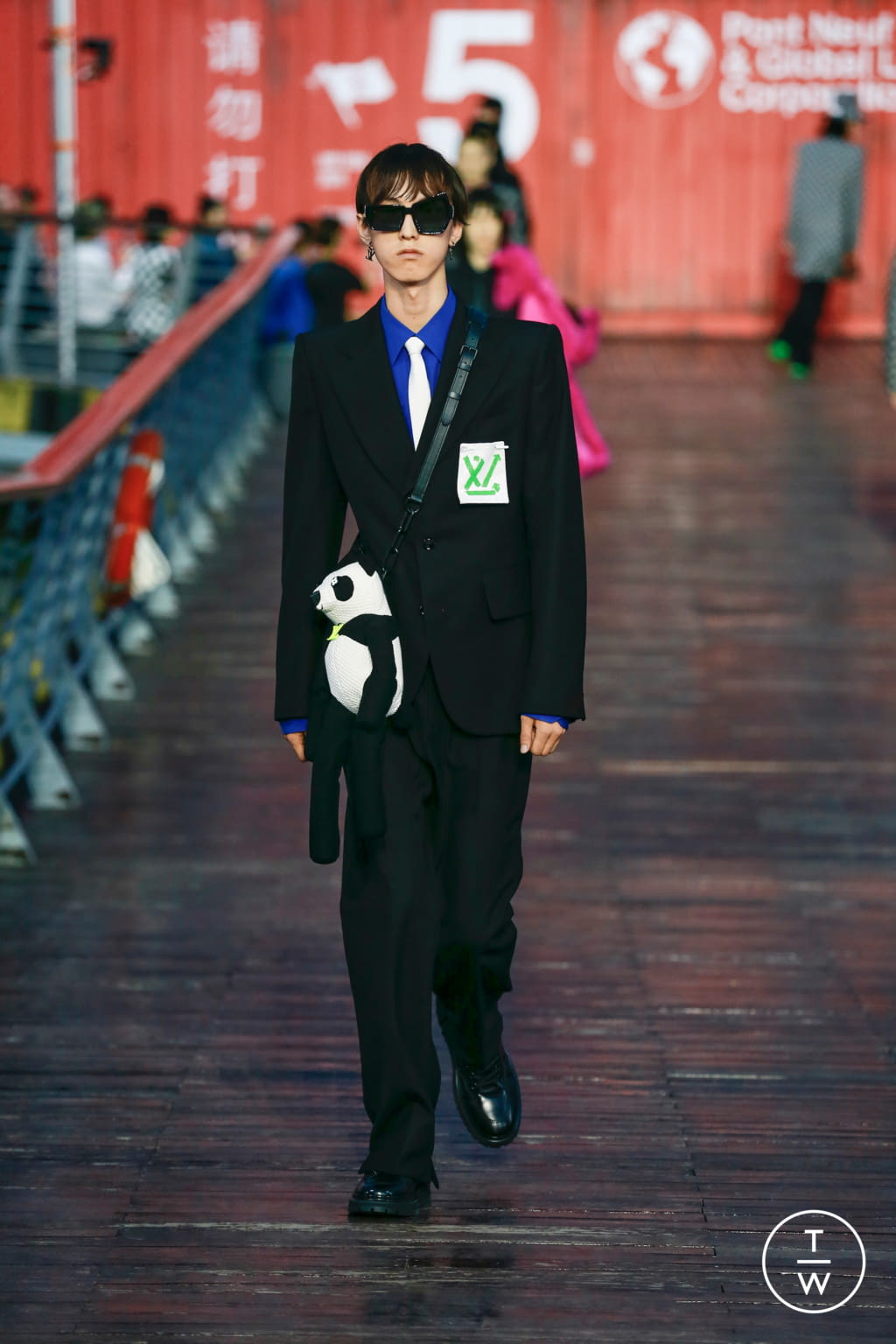 Fashion Week Paris Spring/Summer 2021 look 6 from the Louis Vuitton collection menswear