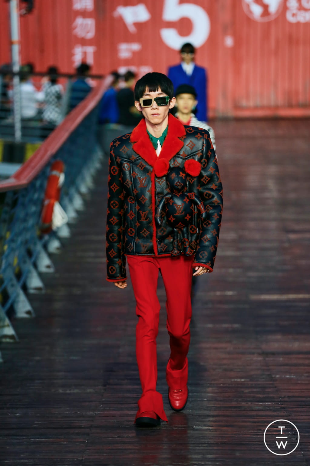 Fashion Week Paris Spring/Summer 2021 look 12 from the Louis Vuitton collection 男装