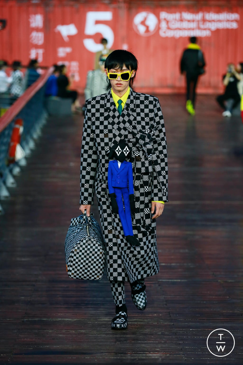 Fashion Week Paris Spring/Summer 2021 look 18 from the Louis Vuitton collection menswear