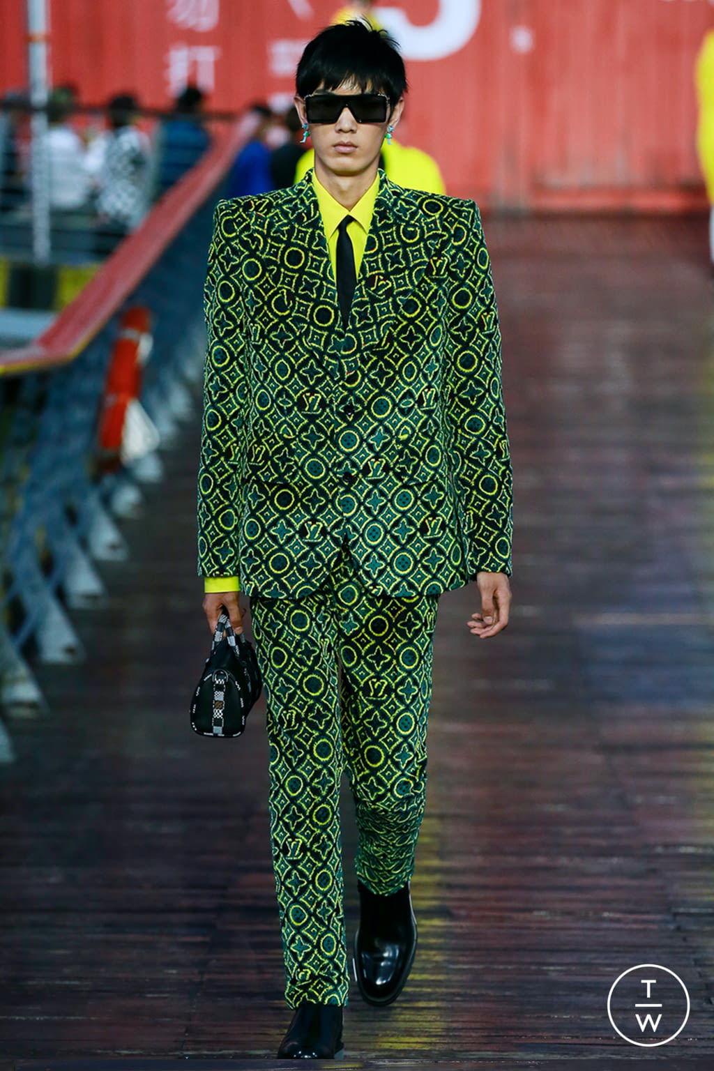 Fashion Week Paris Spring/Summer 2021 look 24 from the Louis Vuitton collection menswear