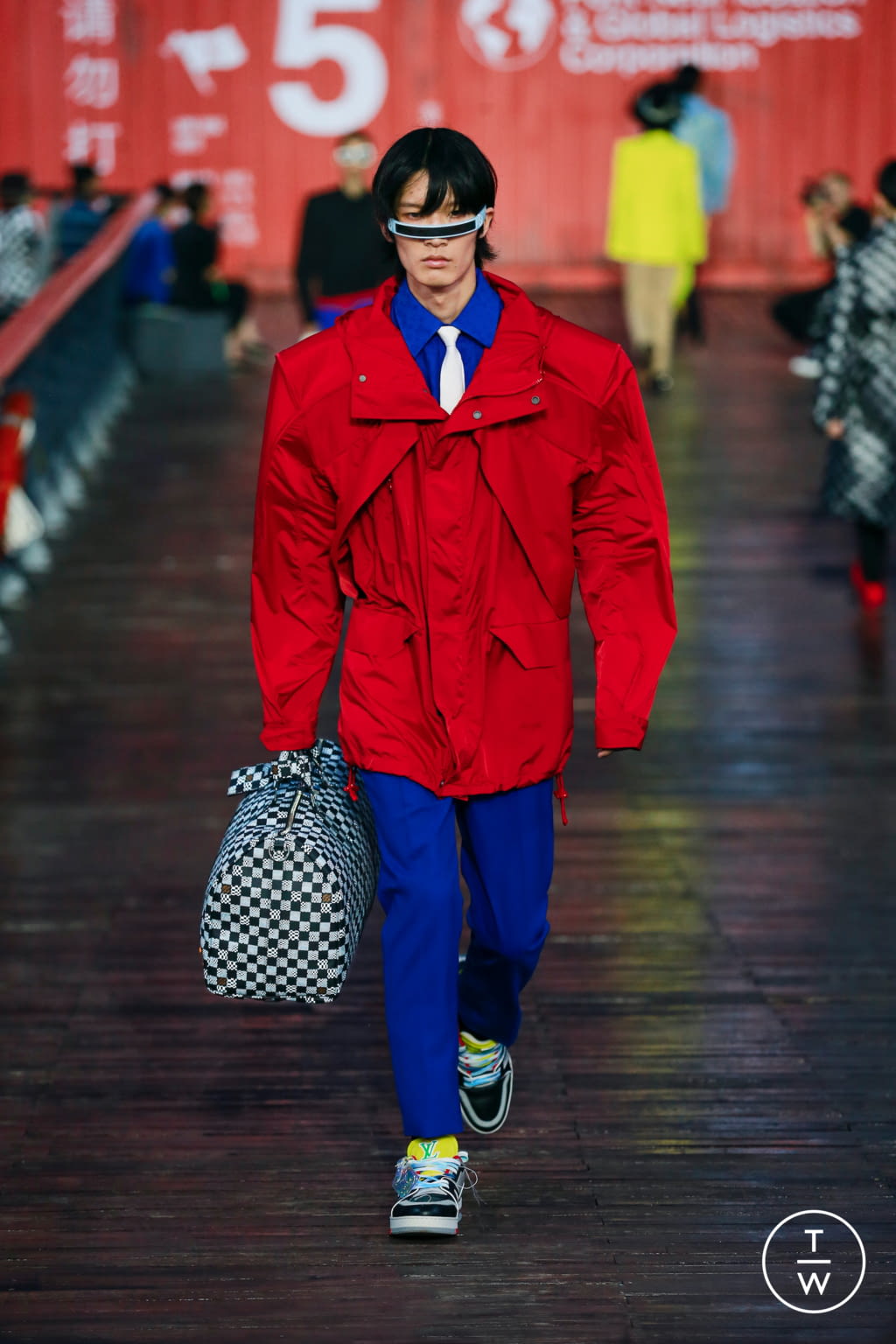 Fashion Week Paris Spring/Summer 2021 look 39 from the Louis Vuitton collection menswear