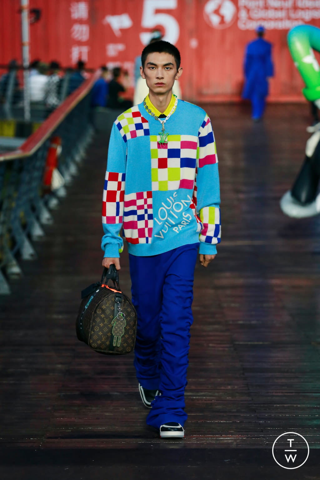 Fashion Week Paris Spring/Summer 2021 look 46 from the Louis Vuitton collection 男装