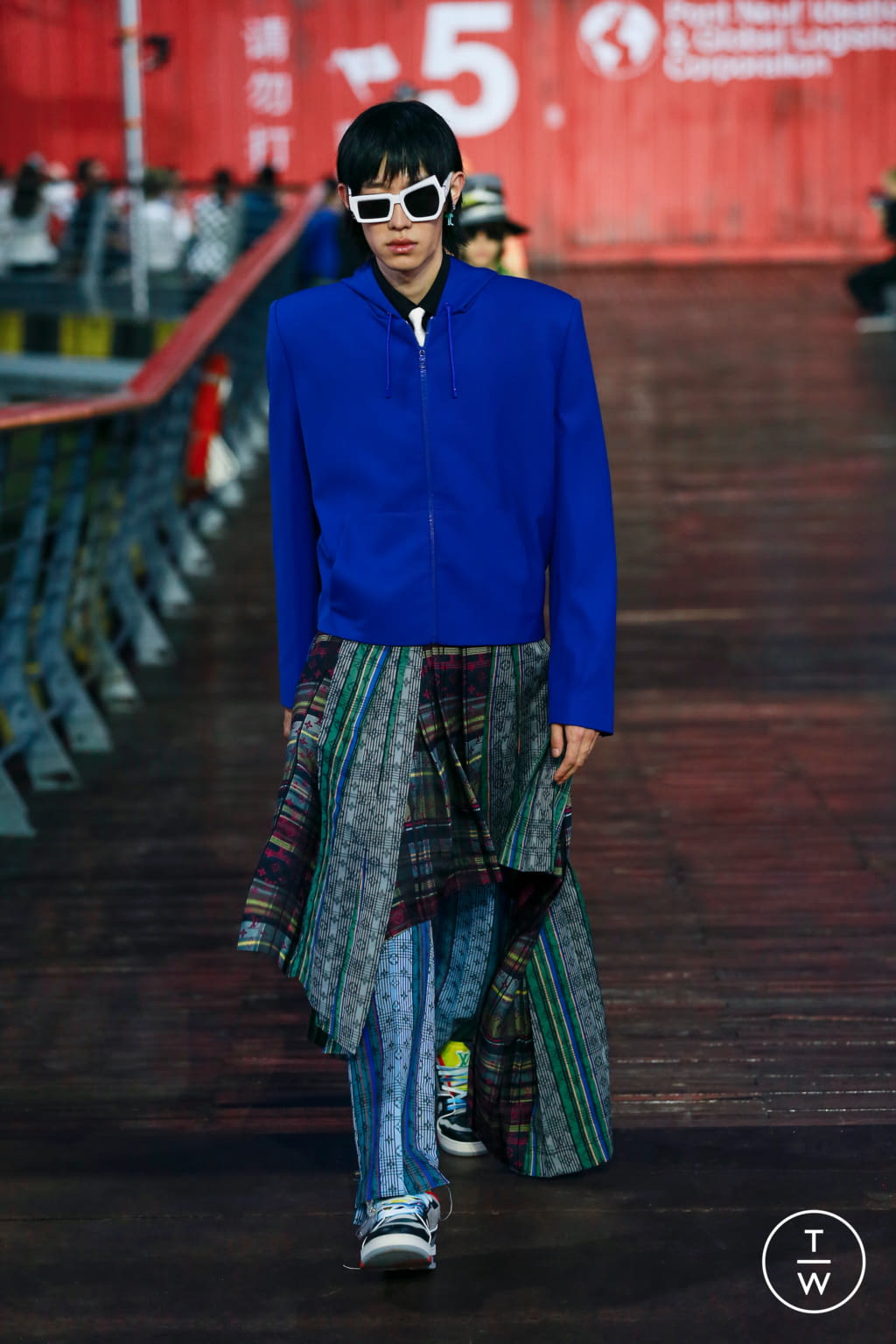 Fashion Week Paris Spring/Summer 2021 look 55 from the Louis Vuitton collection menswear