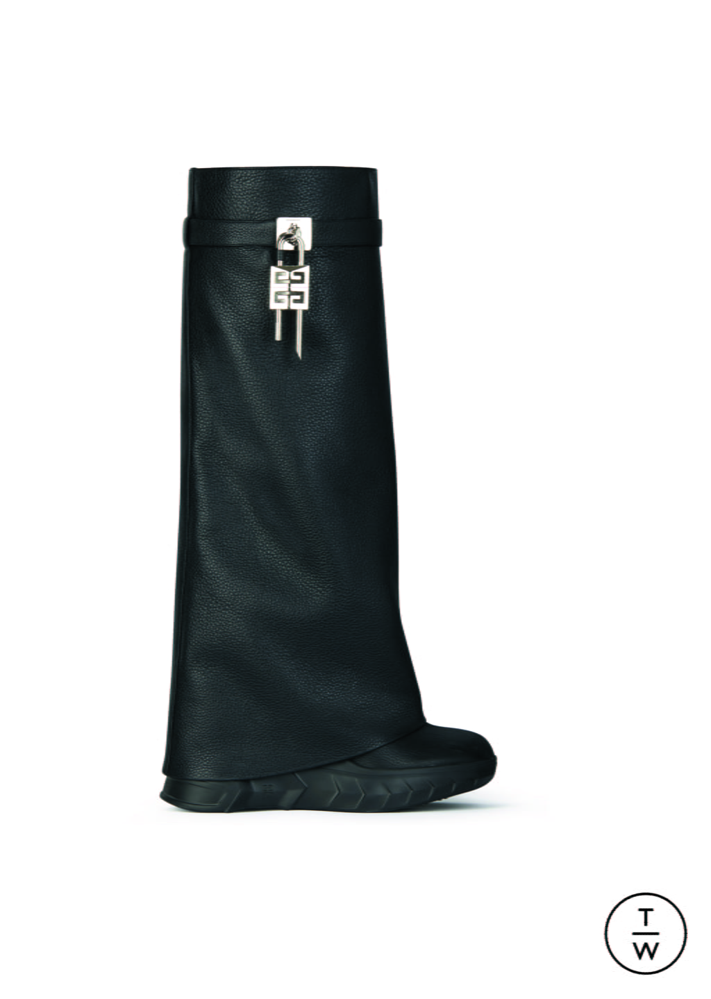 Fashion Week Paris Resort 2022 look 61 from the Givenchy collection 女装配饰