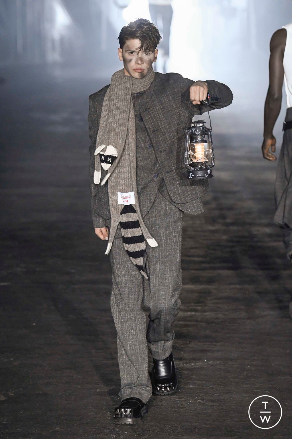 Fashion Week Milan Fall/Winter 2023 look 5 from the Charles Jeffrey LOVERBOY collection 男装