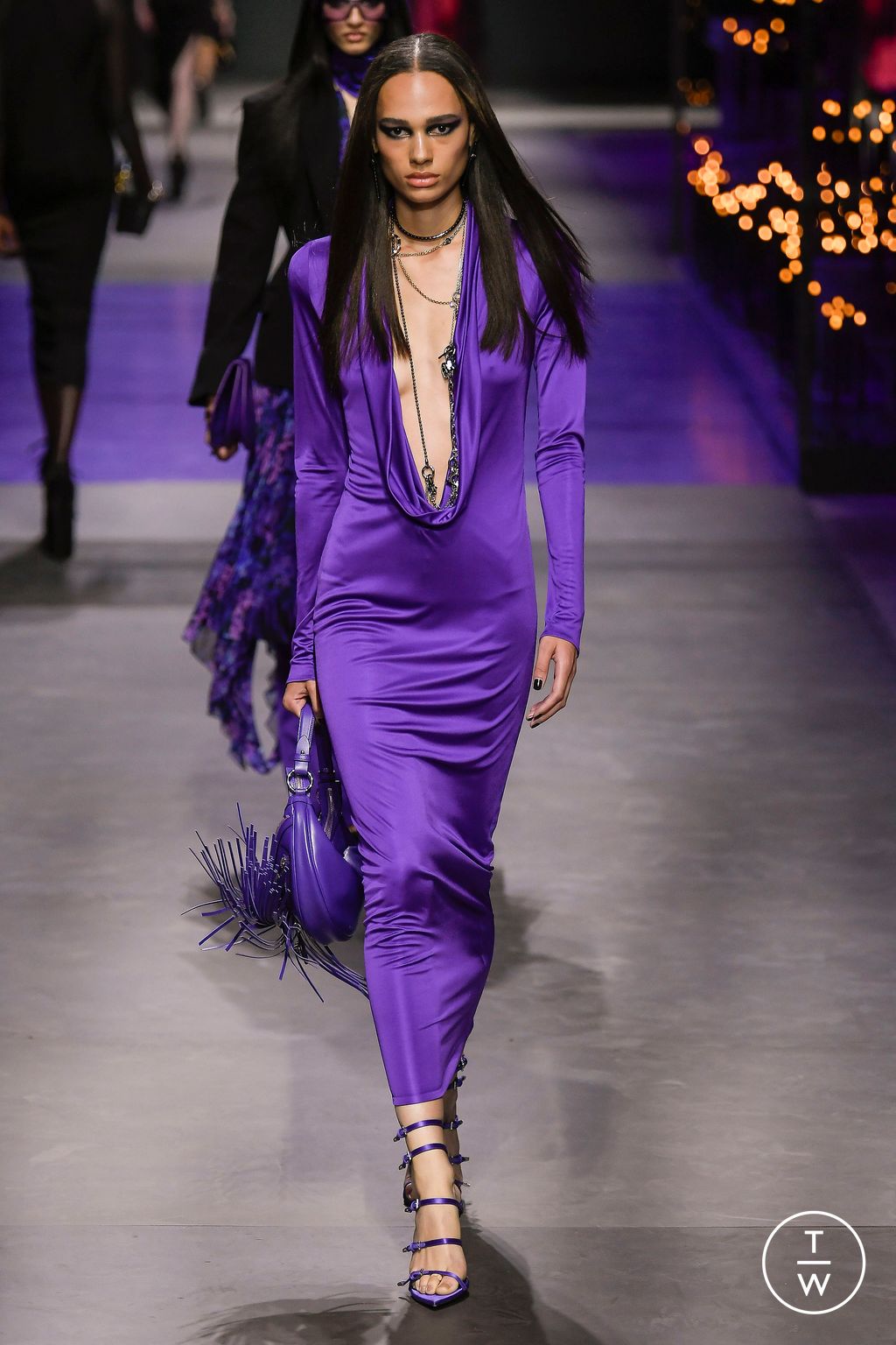 Fashion Week Milan Spring/Summer 2023 look 16 from the Versace collection 女装