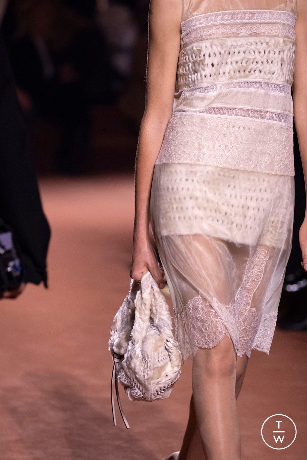 Fashion Week Milan Fall/Winter 2025 look 246 from the Fendi collection 女装配饰