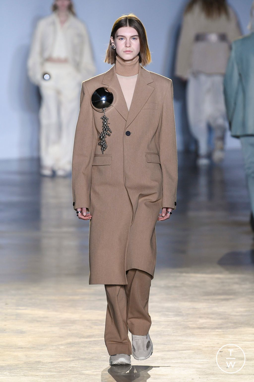Fashion Week Paris Fall/Winter 2023 look 7 from the Wooyoungmi collection 男装