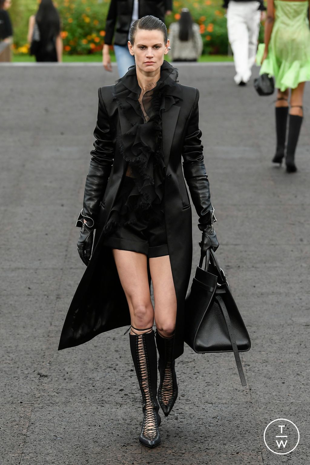 Fashion Week Paris Spring/Summer 2023 look 25 from the Givenchy collection womenswear