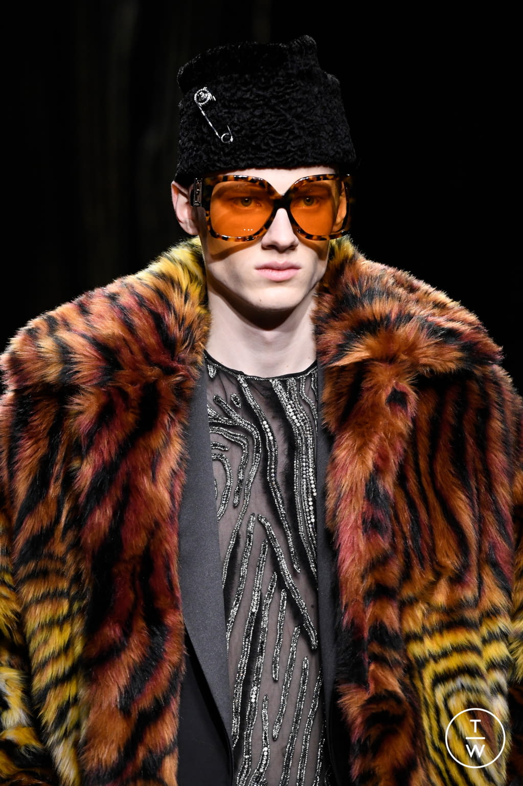 Fashion Week Milan Fall/Winter 2020 look 74 from the Versace collection womenswear accessories