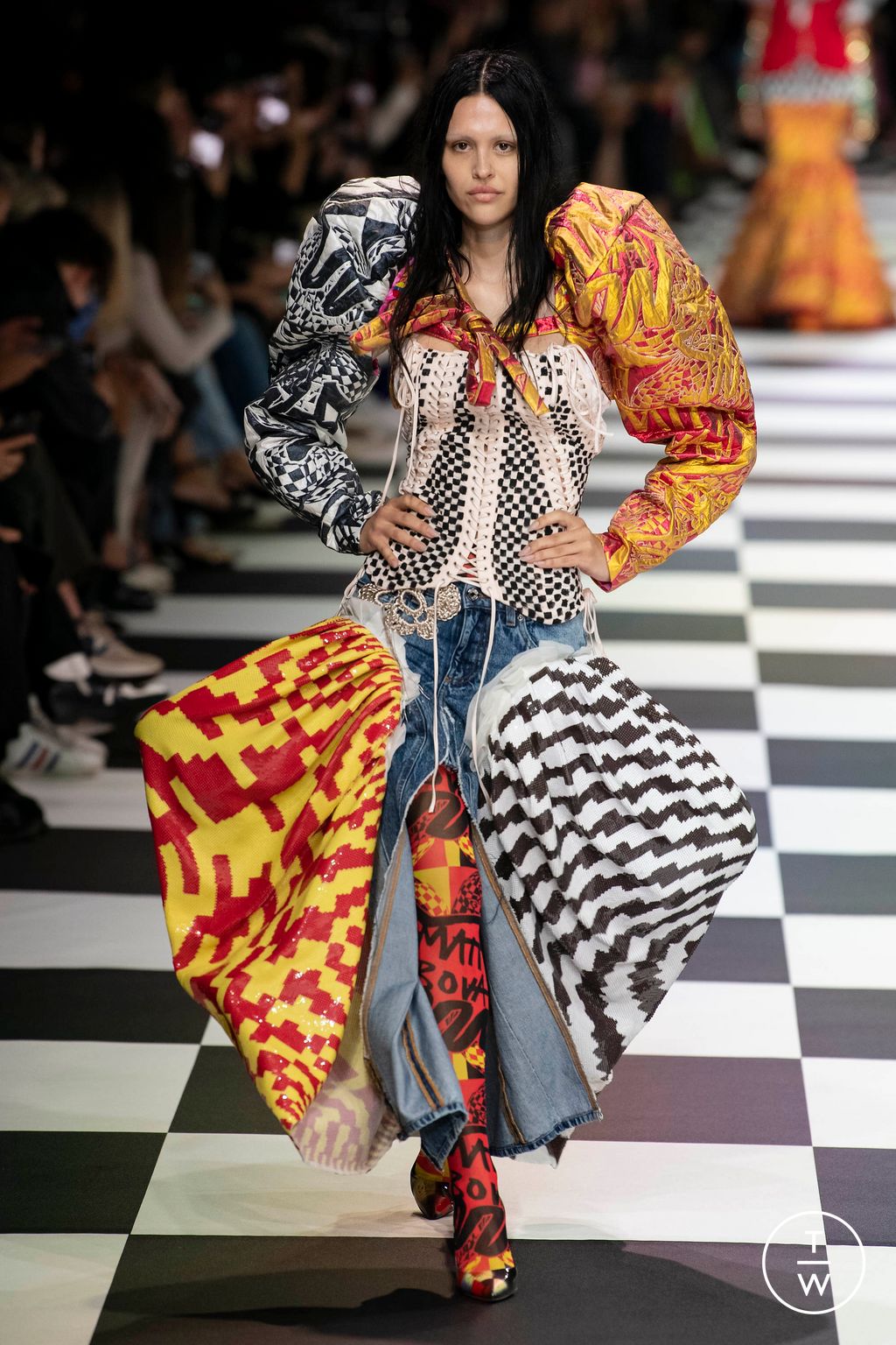 Fashion Week Milan Spring/Summer 2023 look 12 de la collection Matty Bovan womenswear