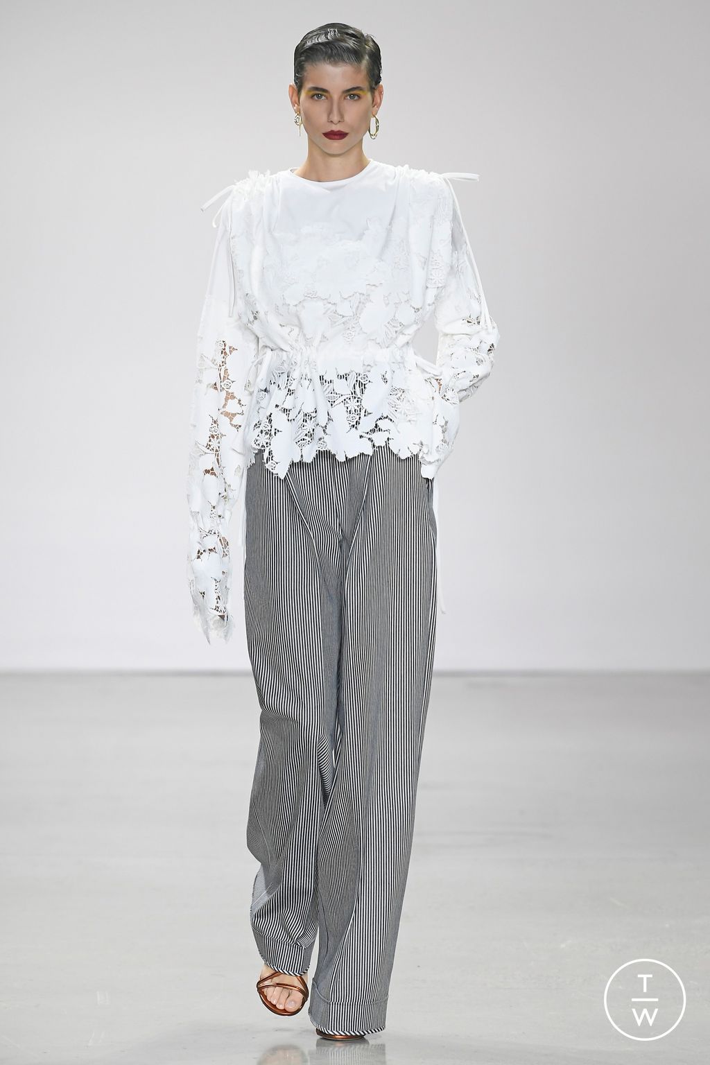 Fashion Week New York Spring/Summer 2023 look 3 de la collection Bibhu Mohapatra womenswear