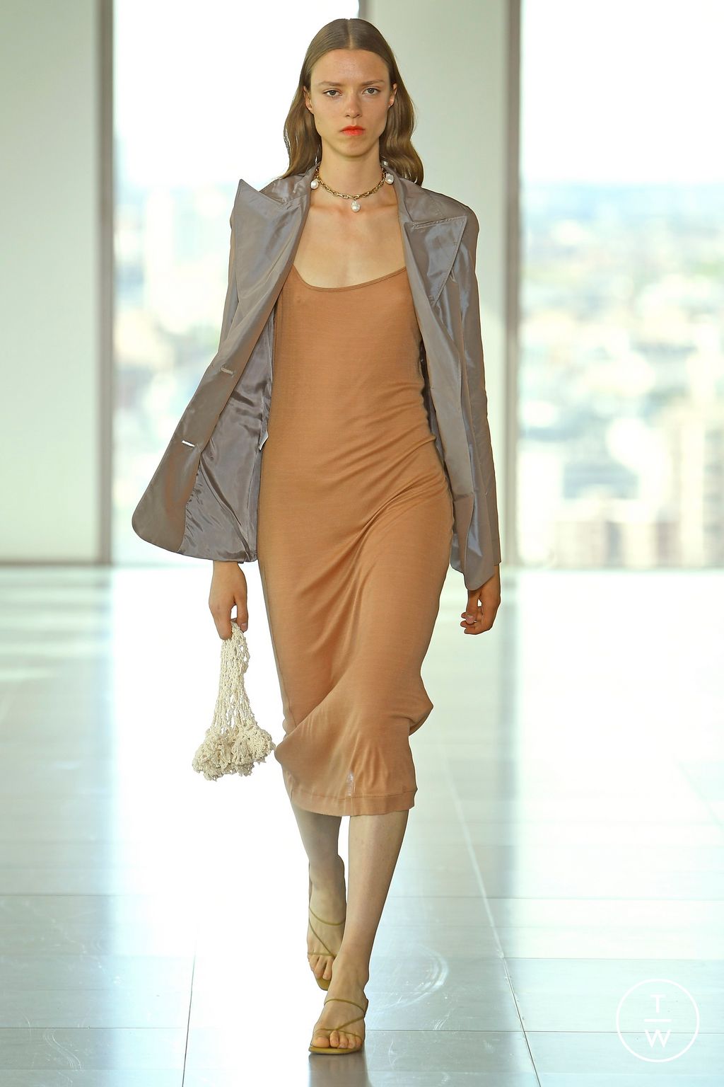 Fashion Week London Spring/Summer 2023 look 32 de la collection Rejina Pyo womenswear