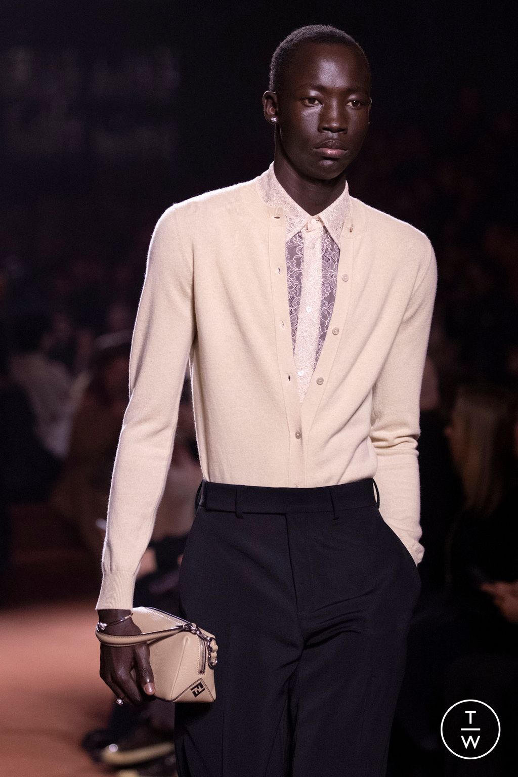 Fashion Week Milan Fall/Winter 2025 look 249 from the Fendi collection 女装配饰