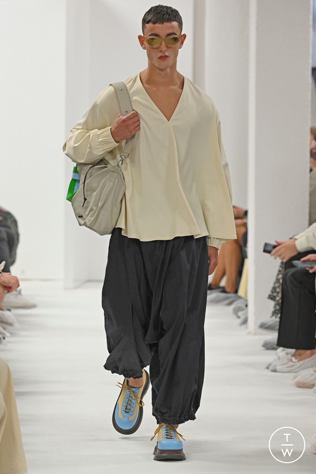 Fashion Week Milan Spring/Summer 2023 look 32 from the Sunnei collection 女装