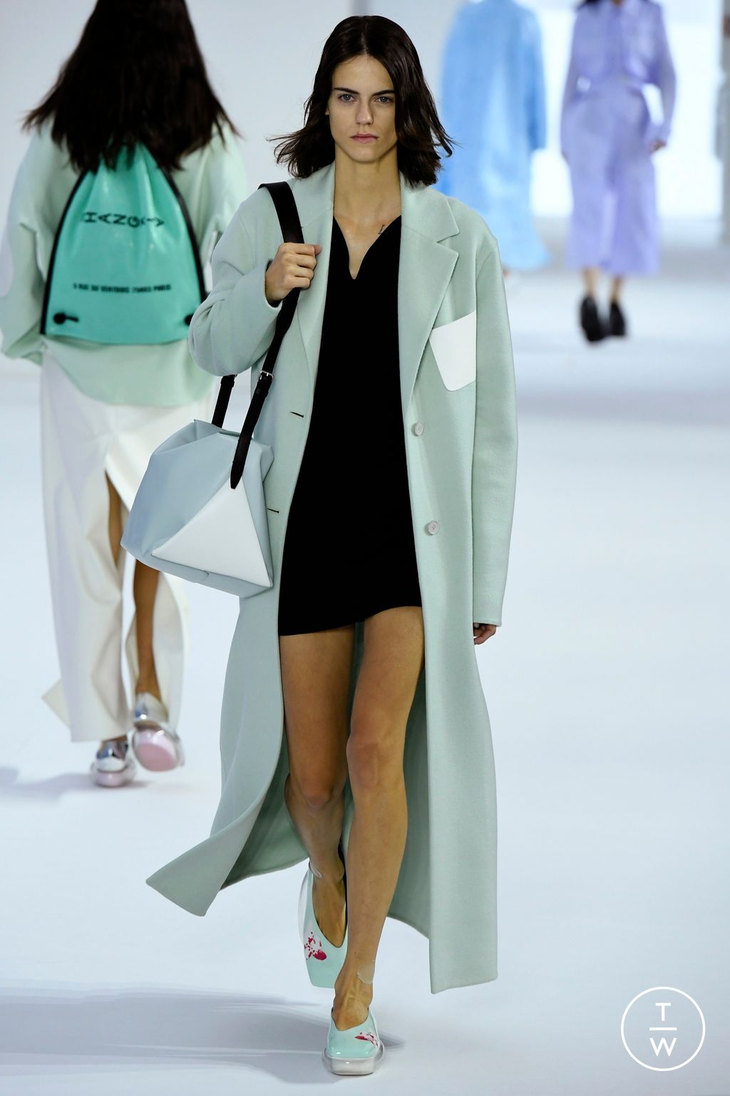 Fashion Week Paris Spring/Summer 2023 look 10 from the Shang Xia collection 女装