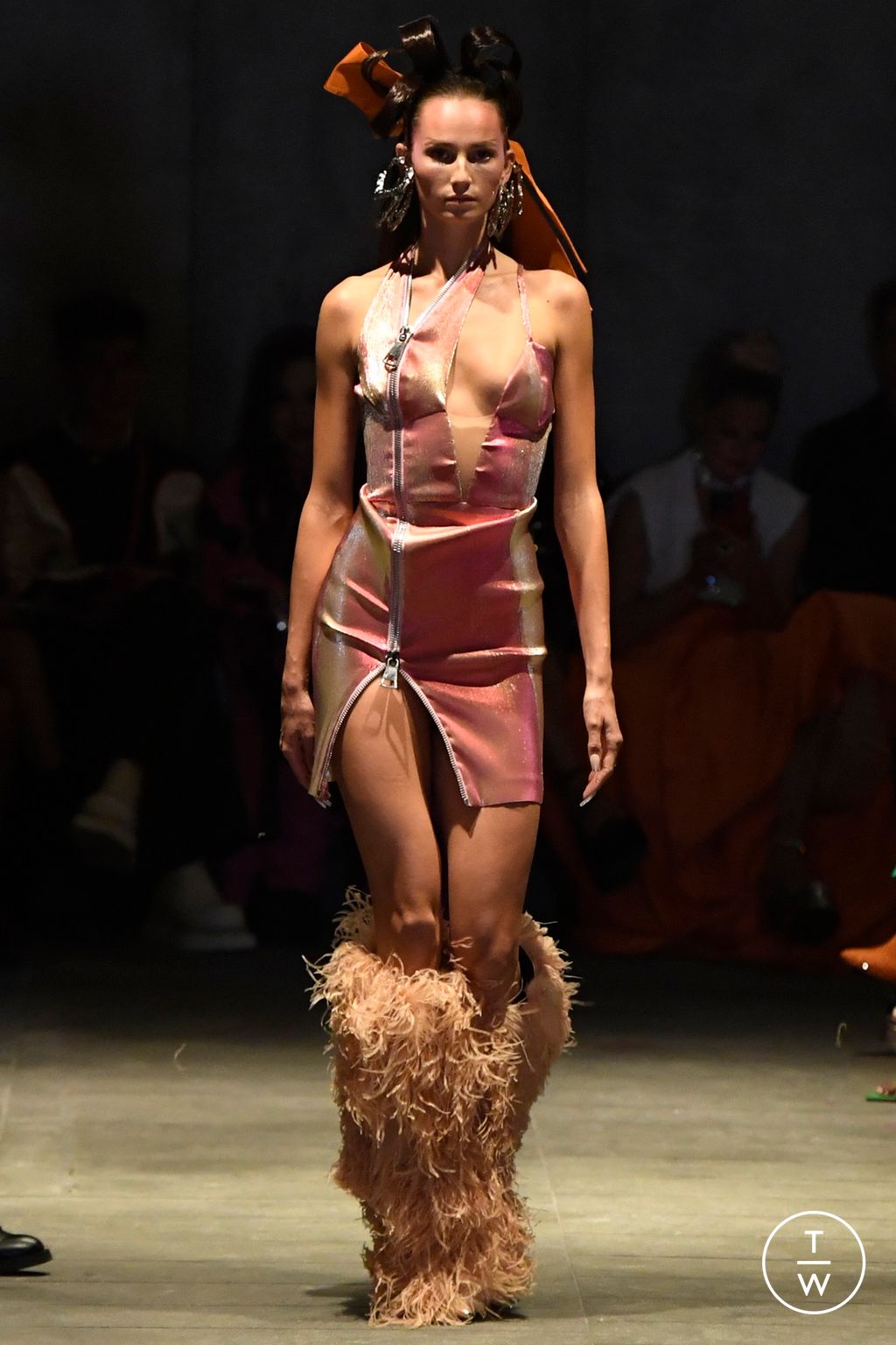 Fashion Week New York Spring/Summer 2023 look 15 de la collection Christian Cowan womenswear