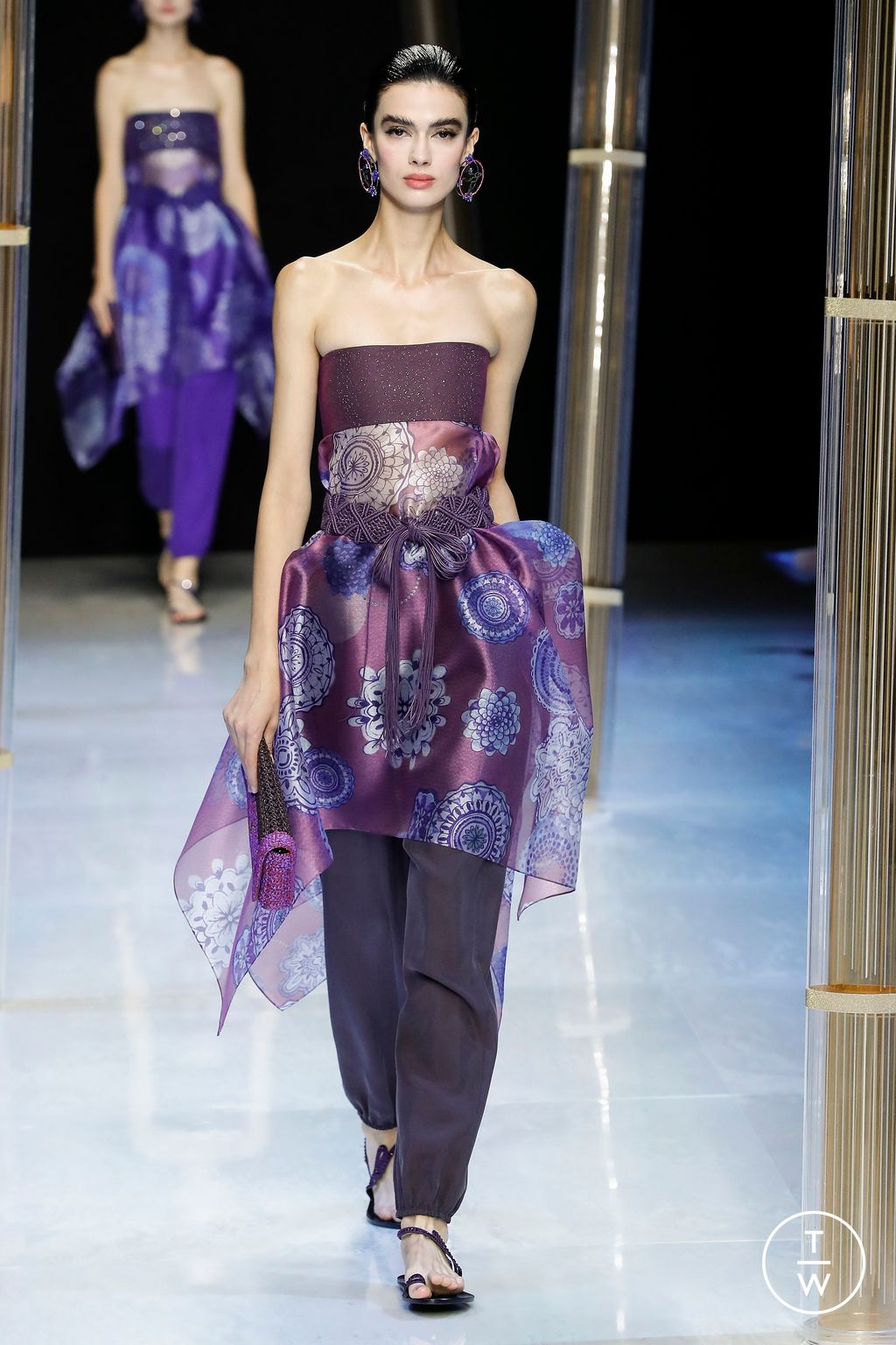 Fashion Week Milan Spring/Summer 2023 look 37 from the Giorgio Armani collection womenswear