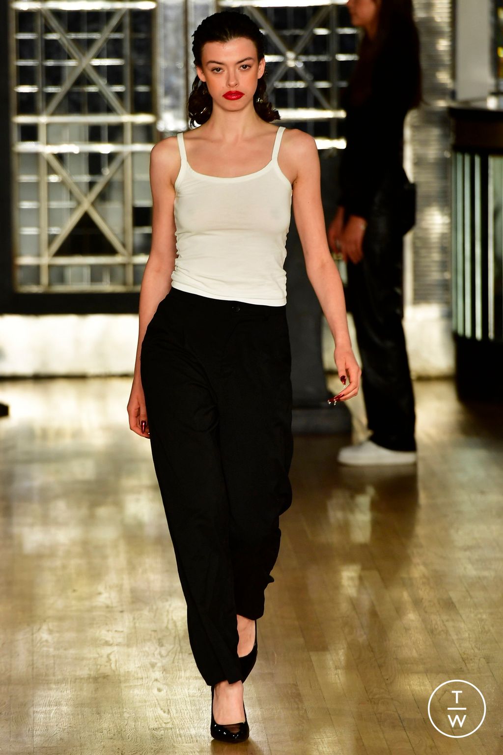Fashion Week London Spring/Summer 2023 look 2 de la collection Helen Anthony womenswear