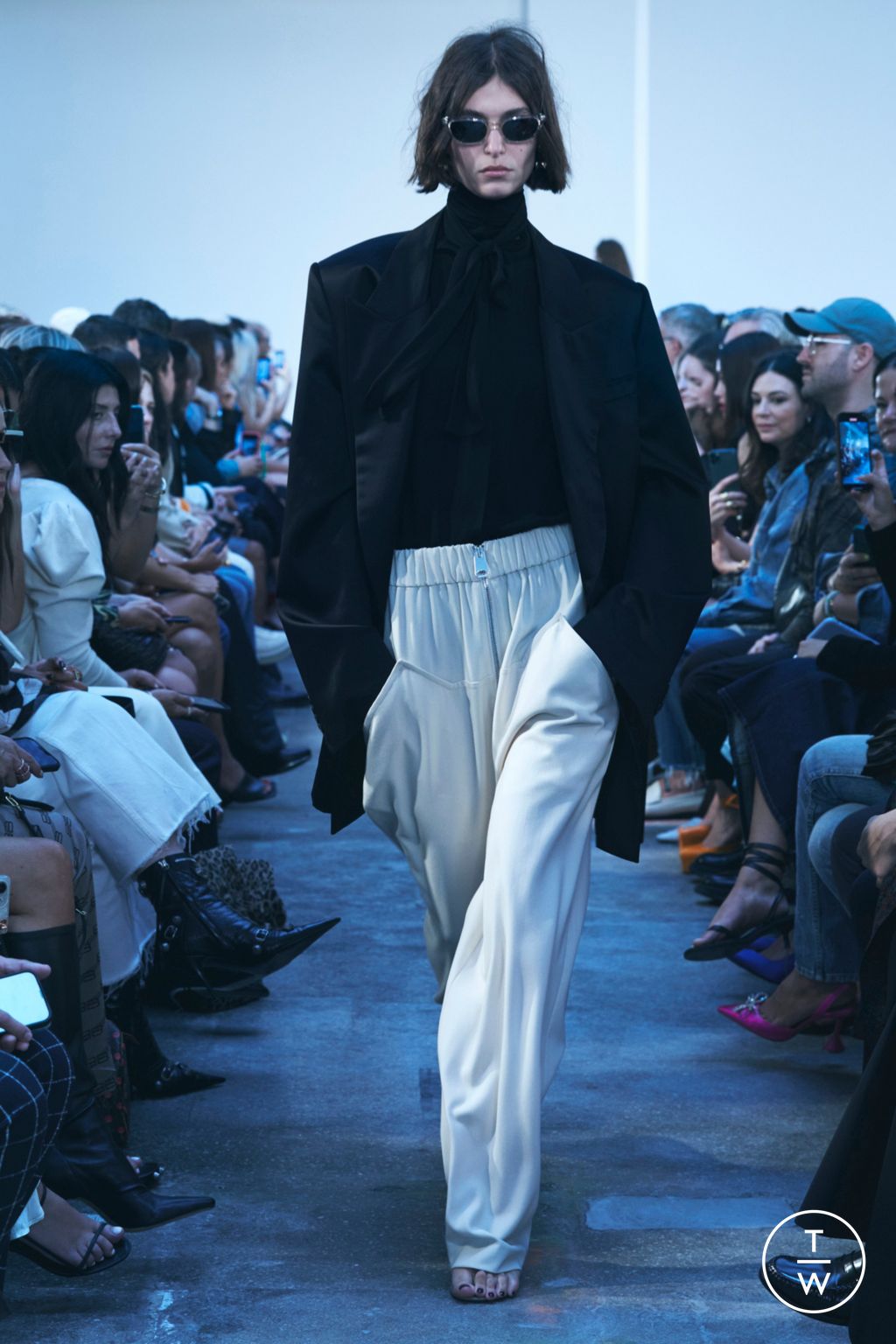 Fashion Week New York Spring/Summer 2023 look 26 from the Khaite collection 女装
