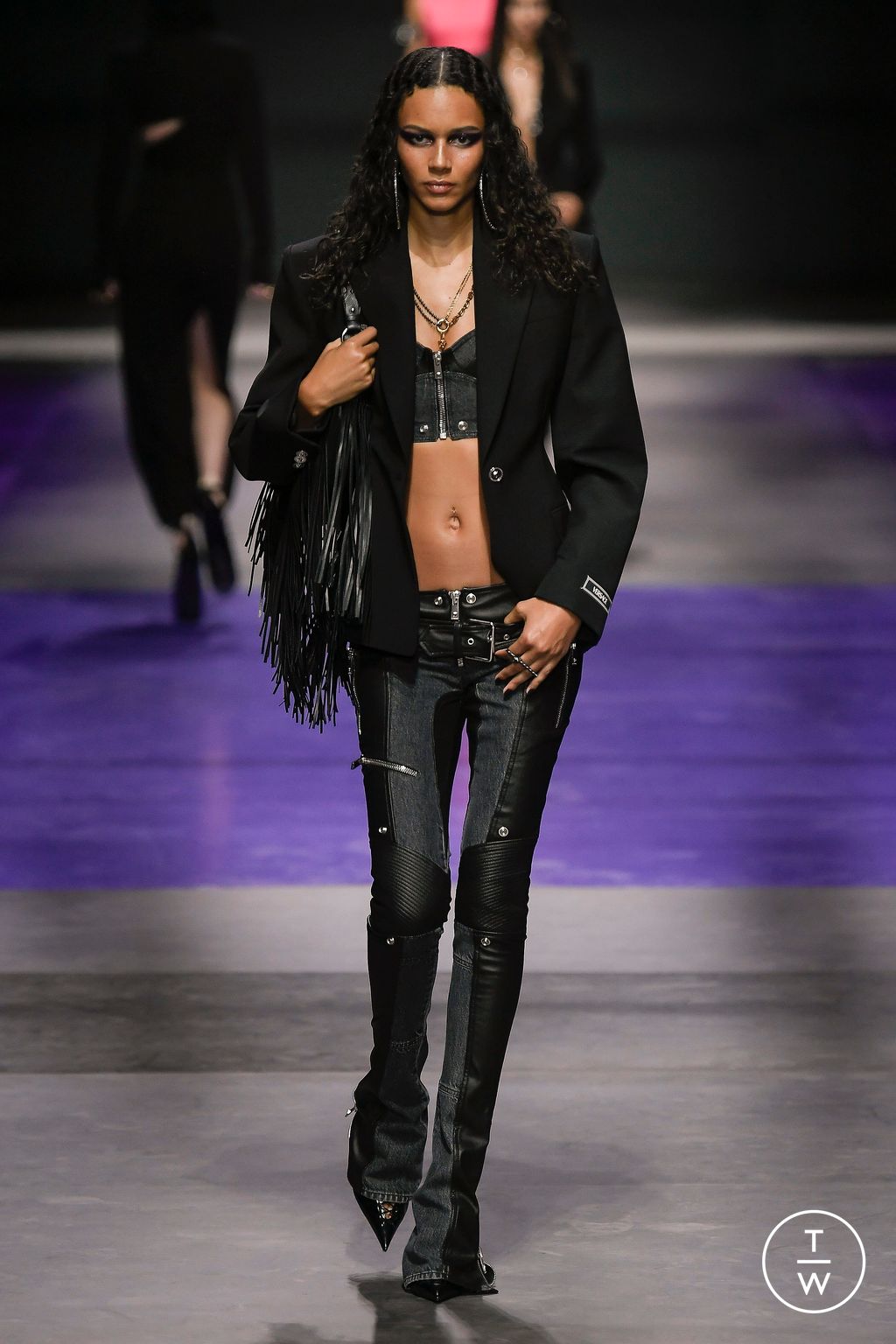 Fashion Week Milan Spring/Summer 2023 look 13 from the Versace collection 女装