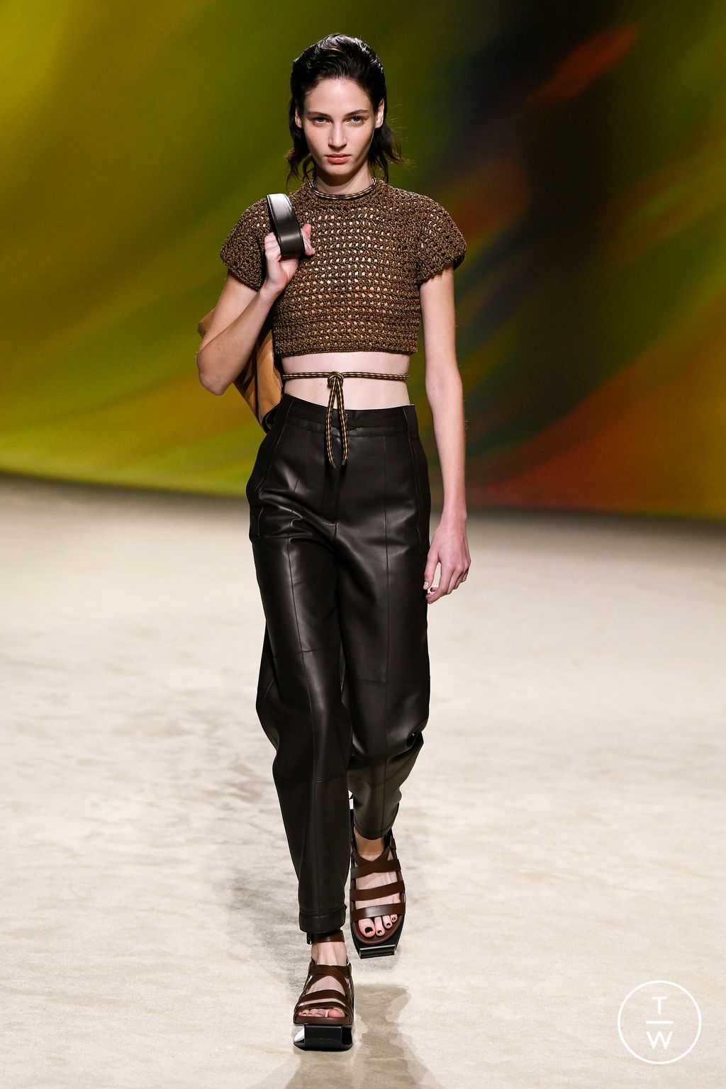 Fashion Week Paris Spring/Summer 2023 look 14 from the Hermès collection 女装