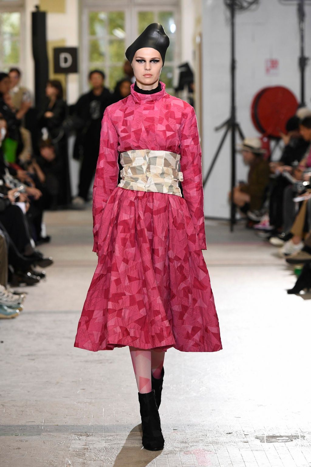 Fashion Week Paris Spring/Summer 2023 look 6 de la collection Anrealage womenswear