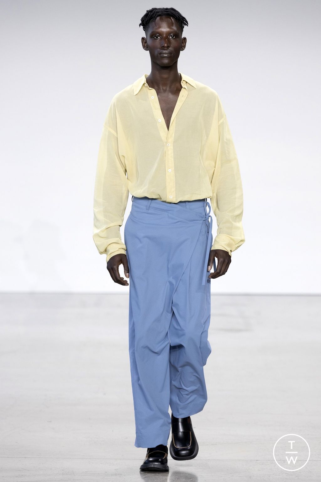 Fashion Week New York Spring/Summer 2023 look 24 from the Deveaux collection 女装