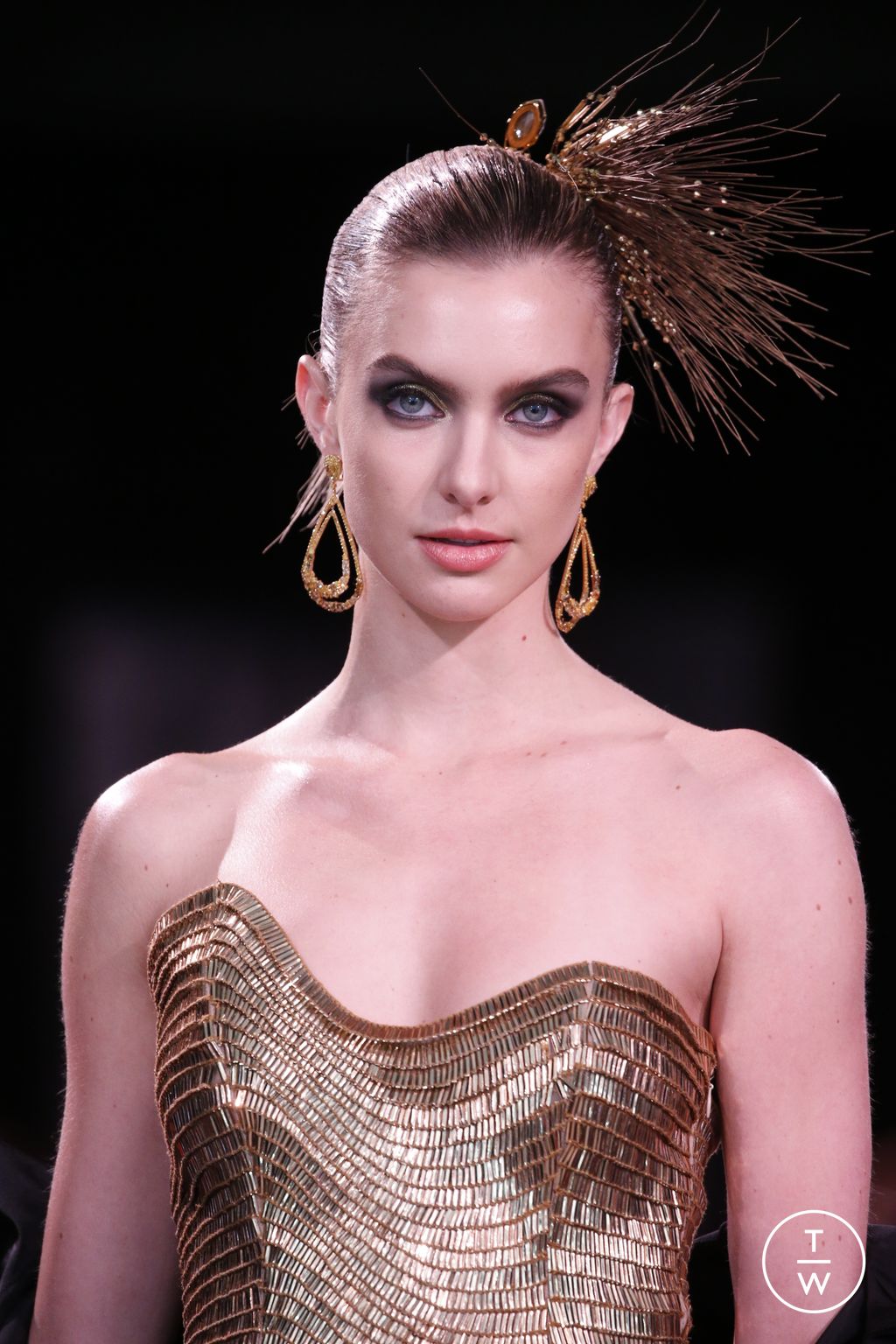 Fashion Week New York Fall/Winter 2023 look 3 de la collection Naeem Khan womenswear accessories