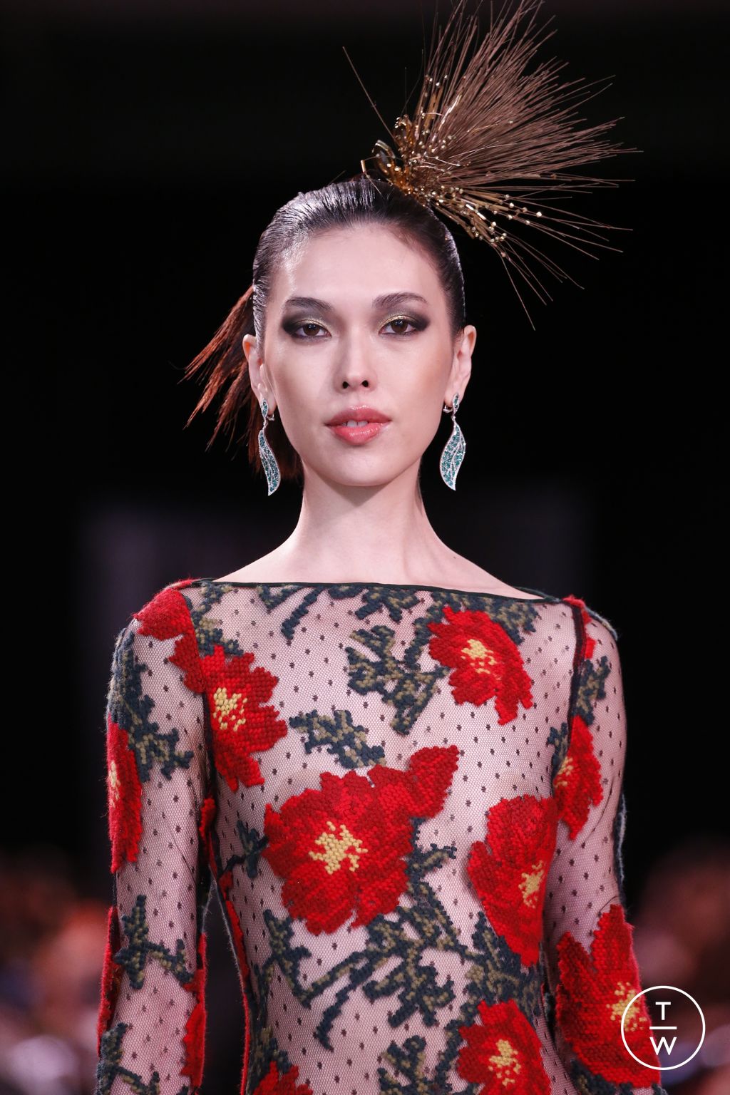 Fashion Week New York Fall/Winter 2023 look 22 from the Naeem Khan collection womenswear accessories