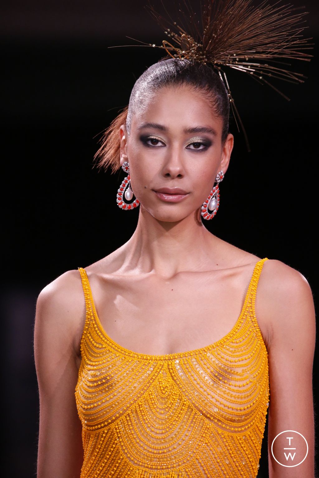 Fashion Week New York Fall/Winter 2023 look 30 from the Naeem Khan collection womenswear accessories