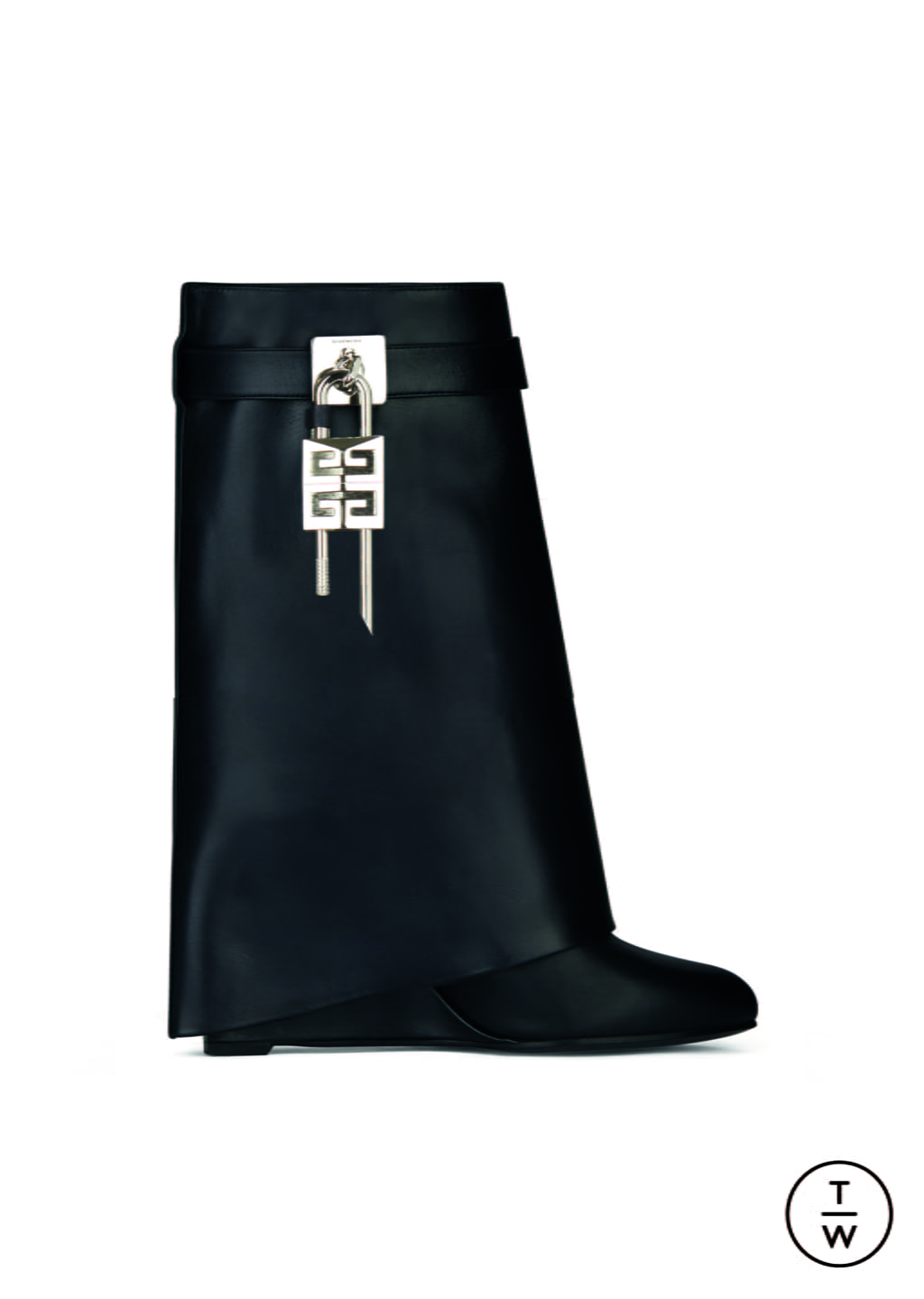 Fashion Week Paris Resort 2022 look 65 from the Givenchy collection 女装配饰