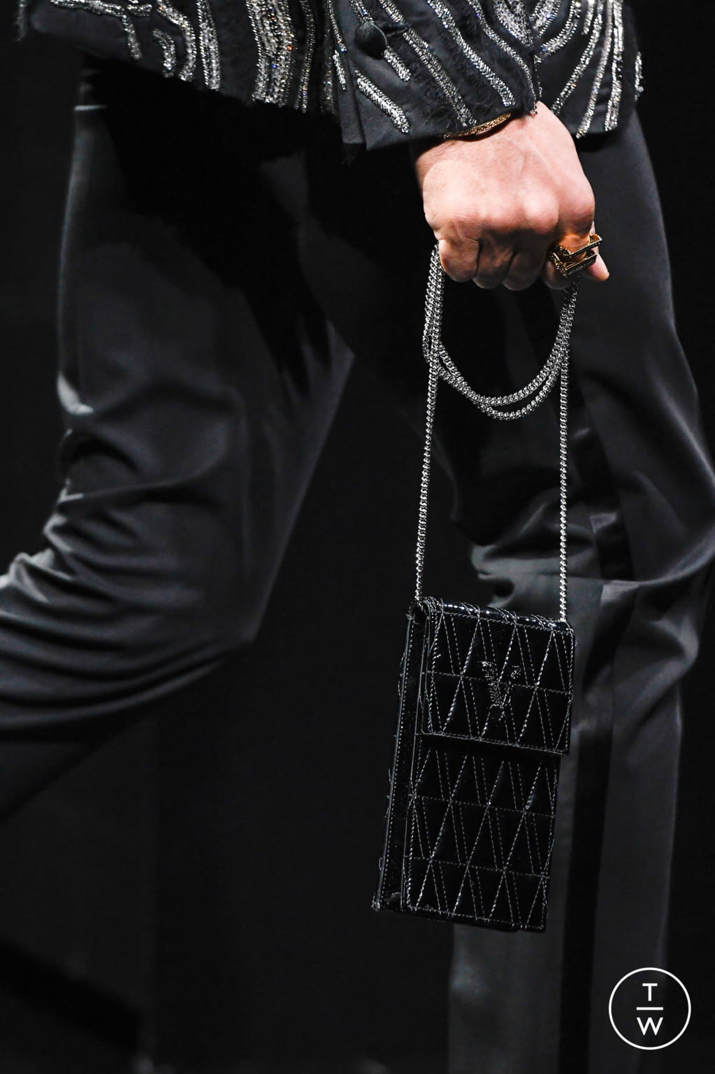 Fashion Week Milan Fall/Winter 2020 look 79 de la collection Versace womenswear accessories