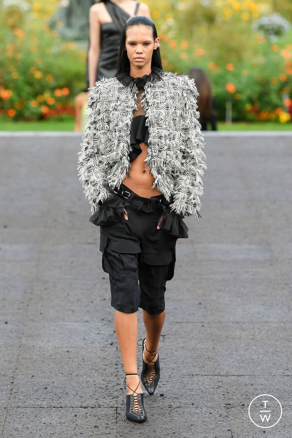 Fashion Week Paris Spring/Summer 2023 look 13 de la collection Givenchy womenswear