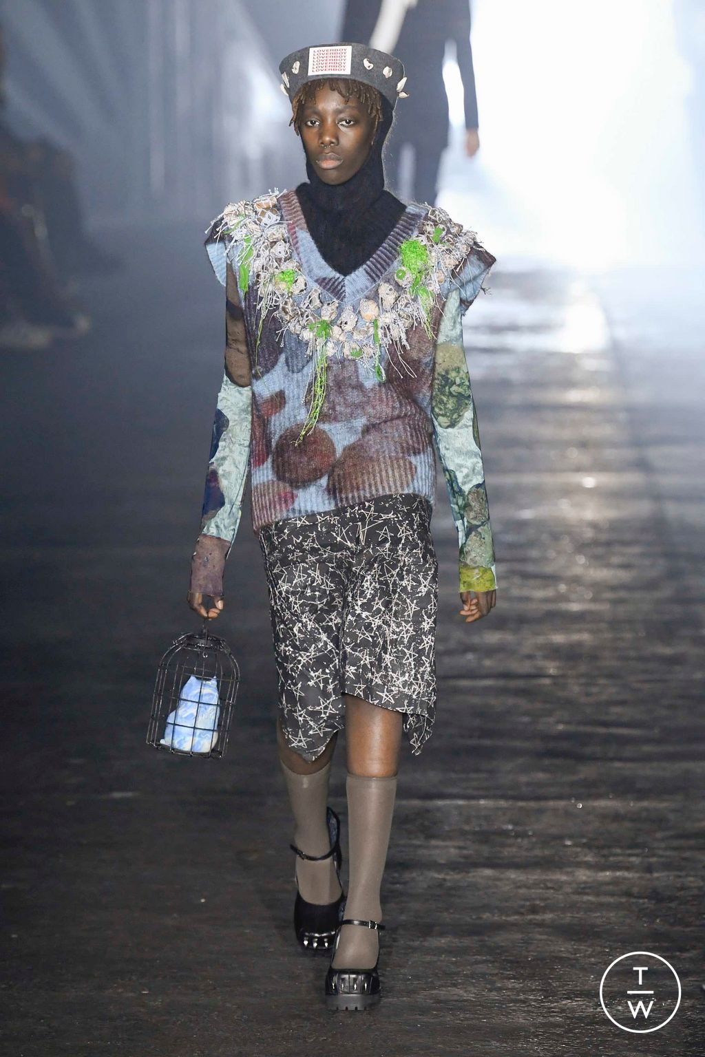 Fashion Week Milan Fall/Winter 2023 look 13 de la collection Charles Jeffrey LOVERBOY menswear