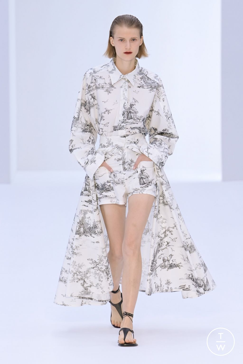 Fashion Week Milan Spring/Summer 2023 look 16 from the Philosophy di Lorenzo Serafini collection womenswear