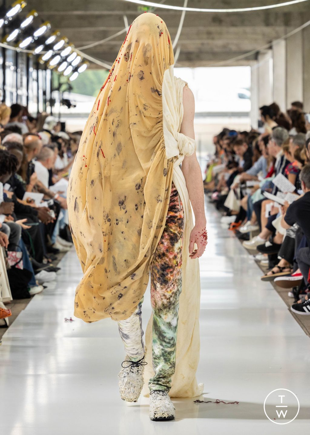 Fashion Week Paris Spring/Summer 2024 look 89 de la collection IFM PARIS menswear
