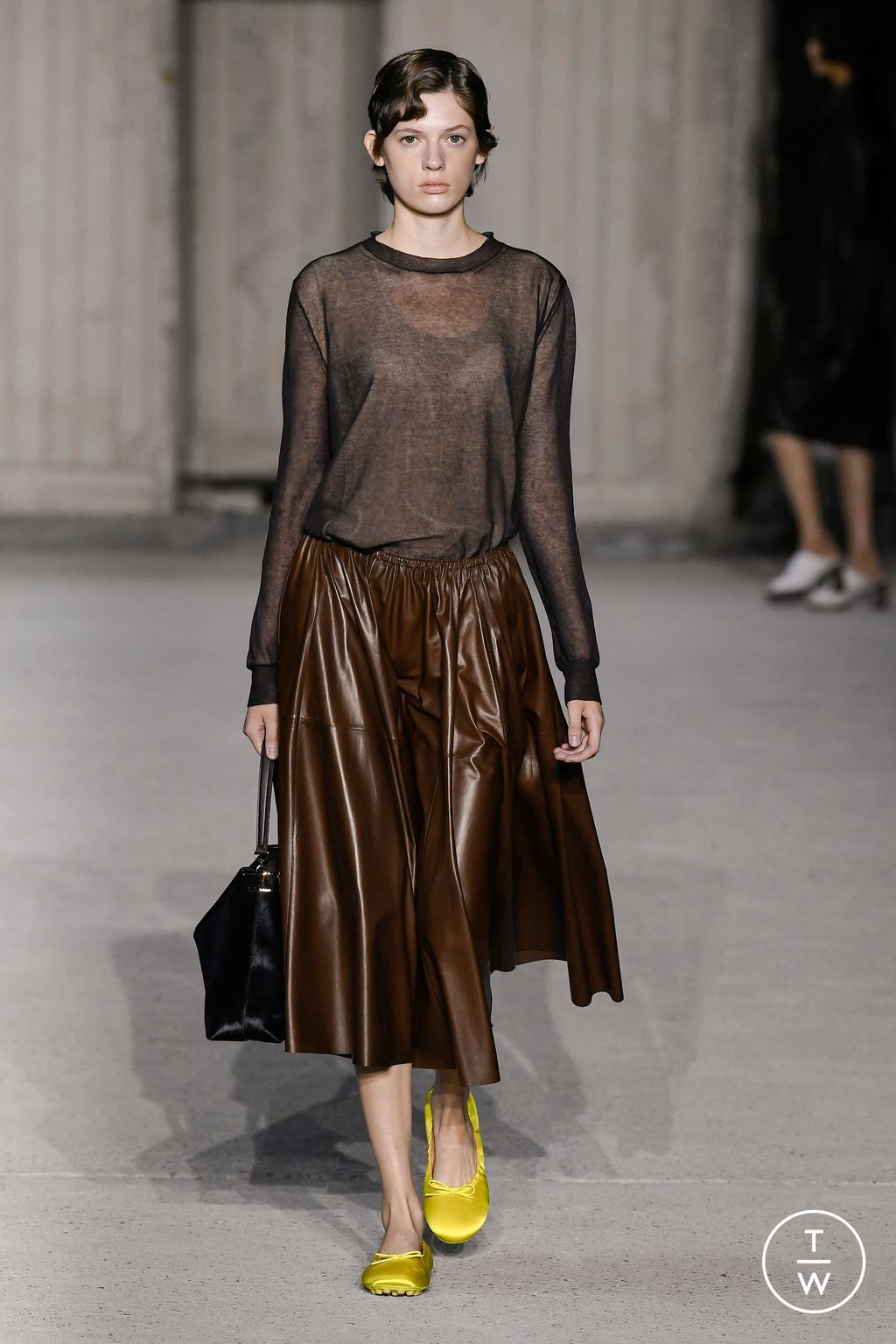Fashion Week Milan Spring/Summer 2023 look 31 from the Tod's collection 女装