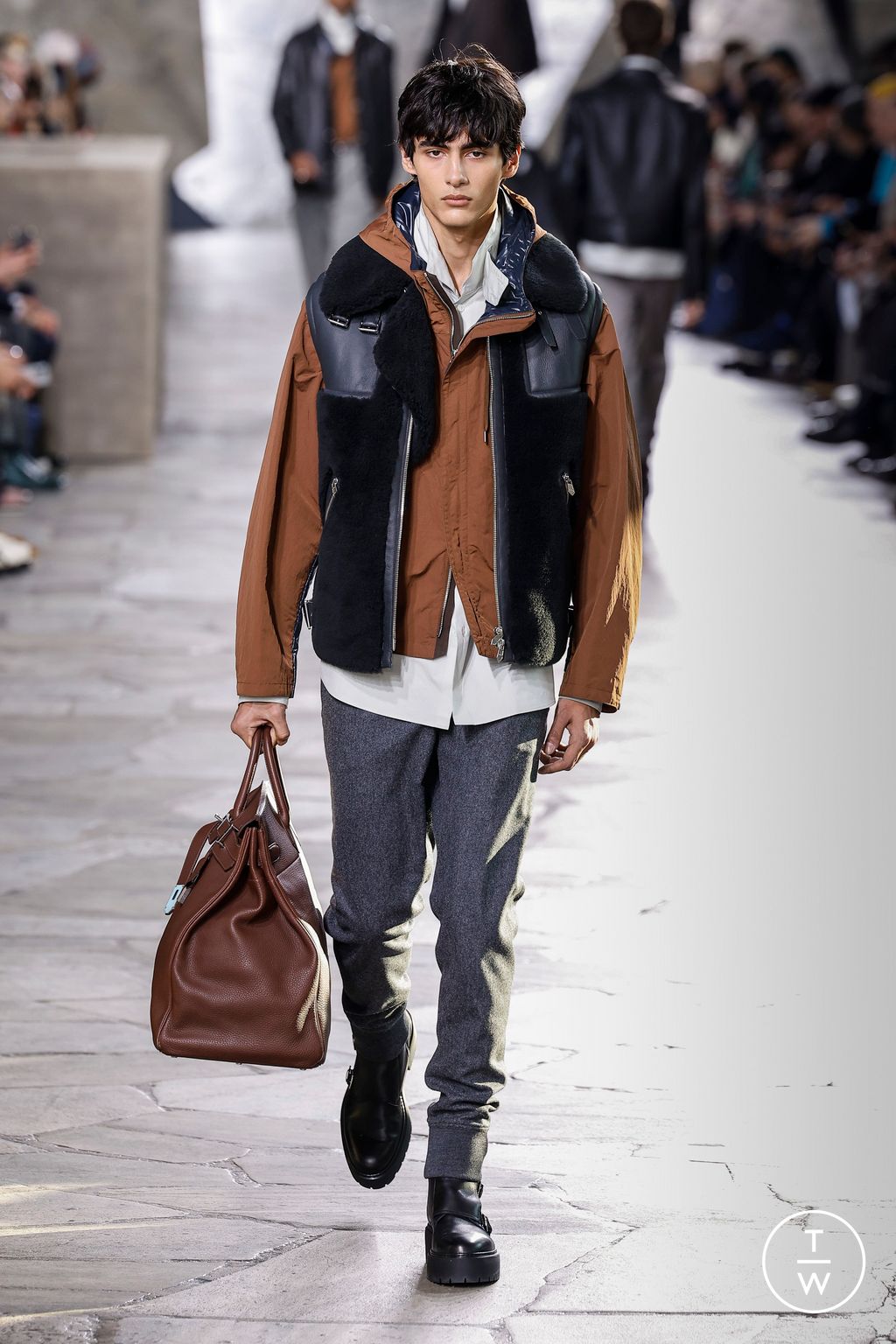 Fashion Week Paris Fall/Winter 2023 look 8 from the Hermès collection menswear