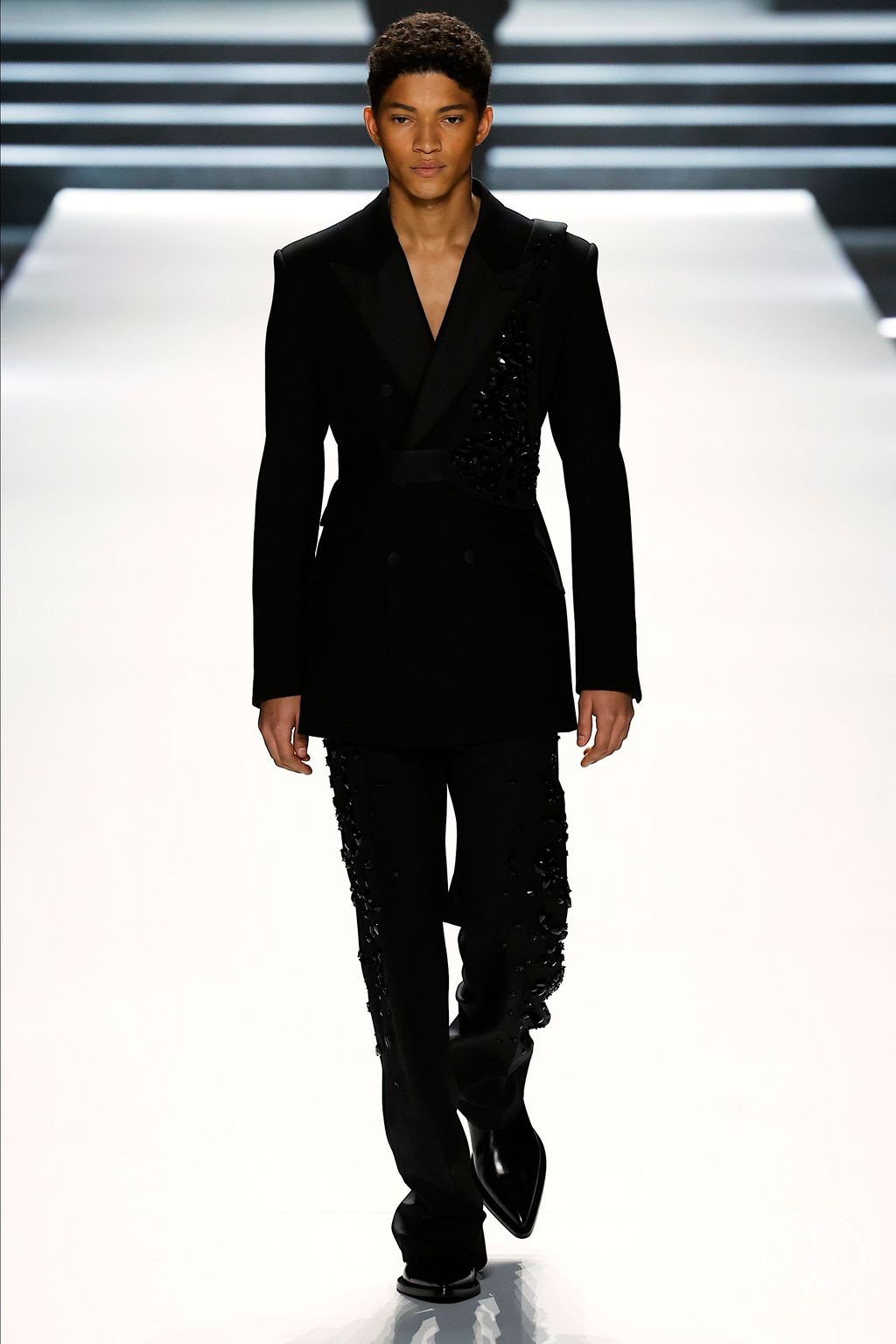 Fashion Week Milan Fall/Winter 2023 look 34 from the Dolce & Gabbana collection menswear