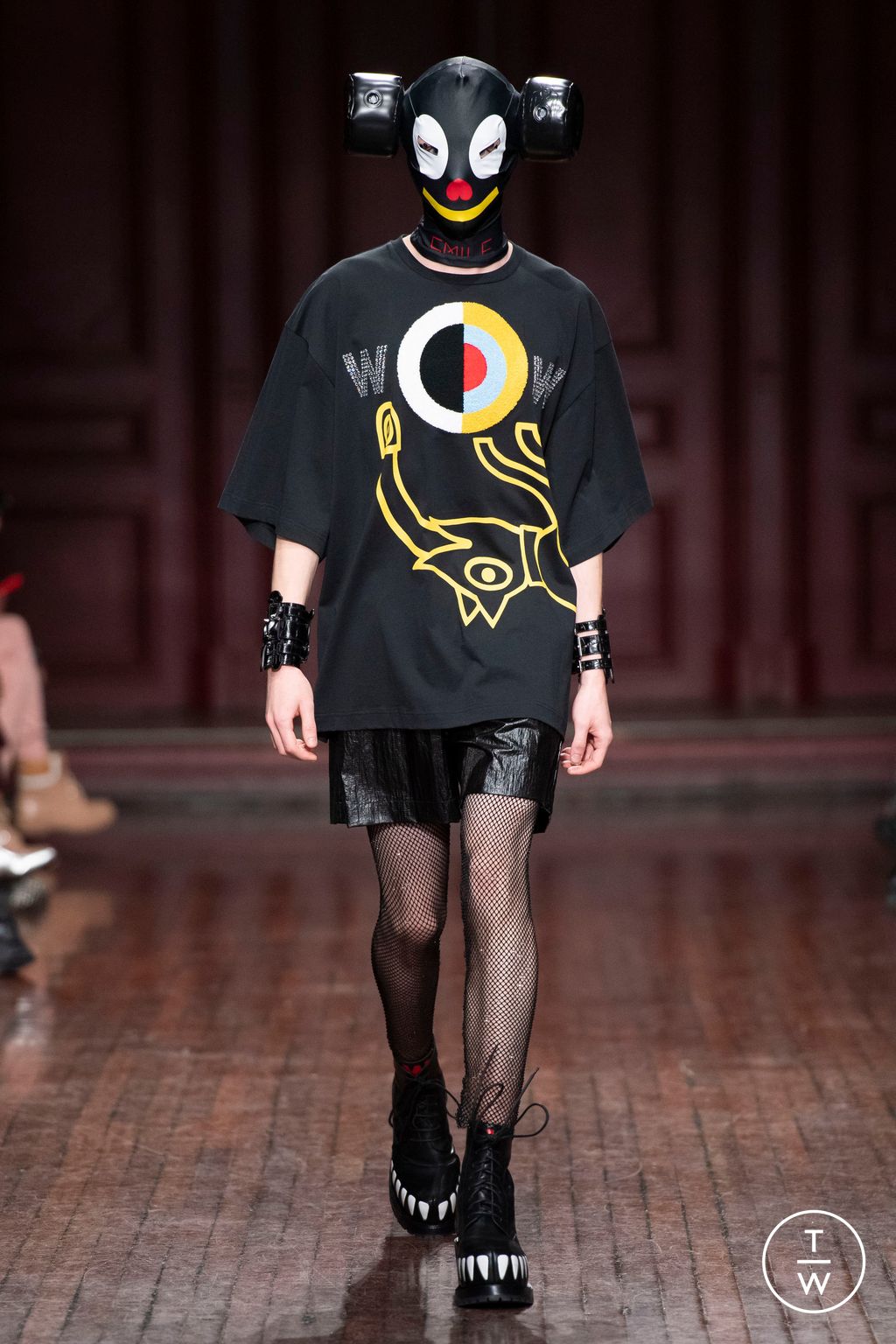 Fashion Week Paris Fall/Winter 2023 look 12 from the Walter Van Beirendonck collection menswear