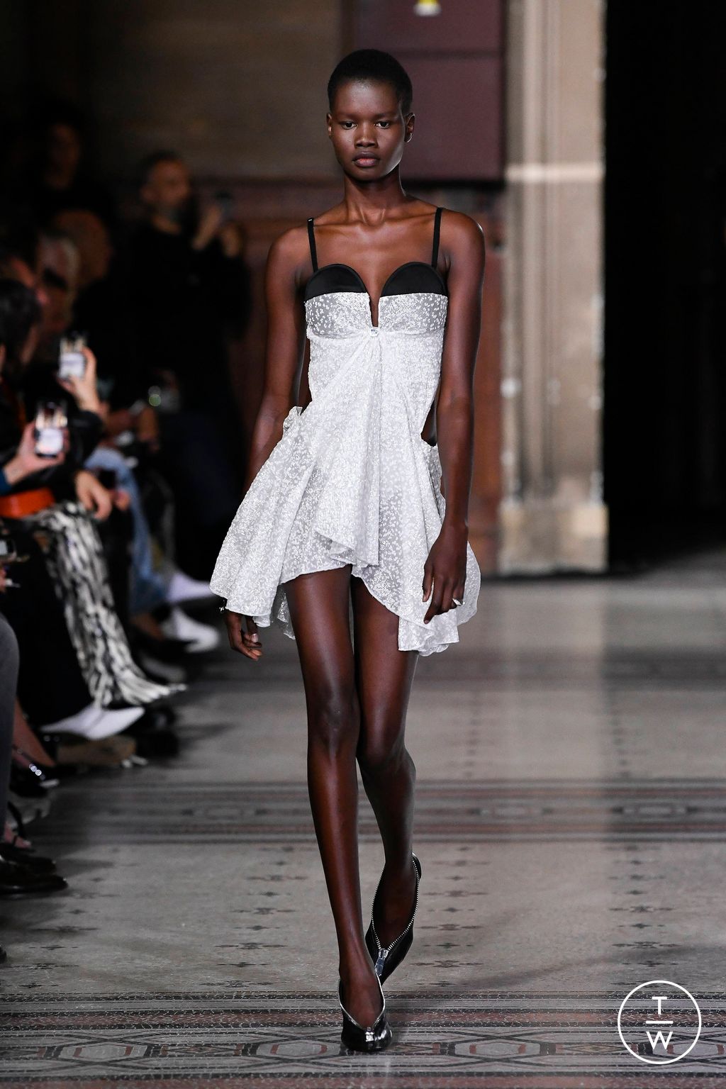 Fashion Week Paris Spring/Summer 2023 look 23 de la collection Coperni womenswear