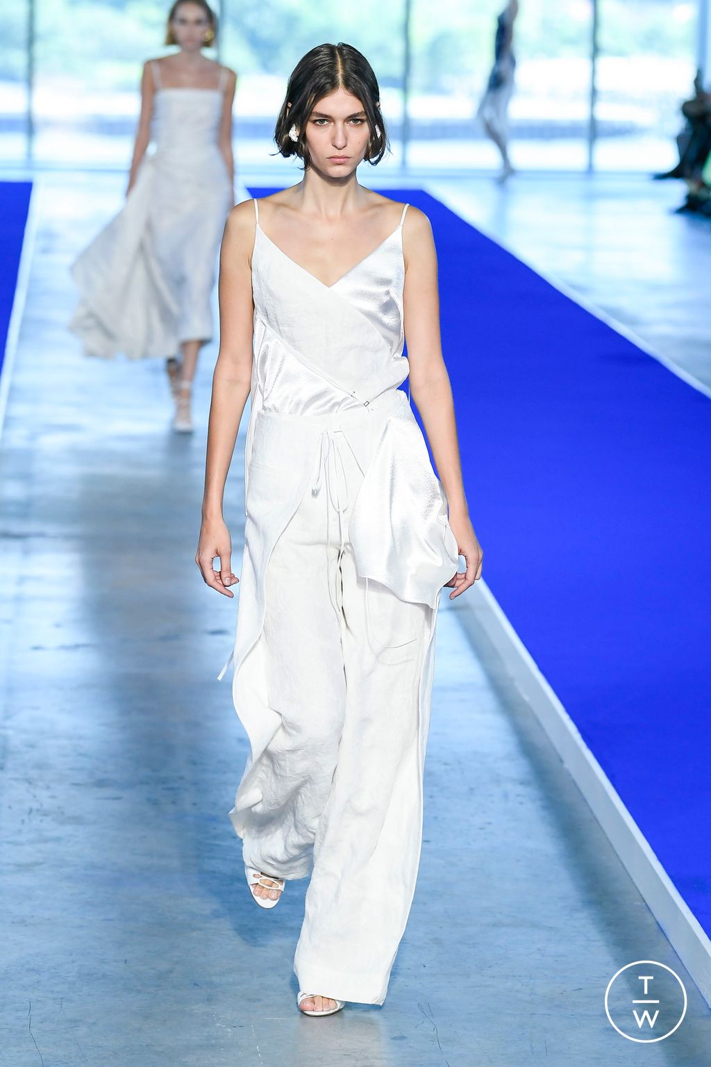 Fashion Week New York Spring/Summer 2023 look 2 from the Jason Wu collection 女装