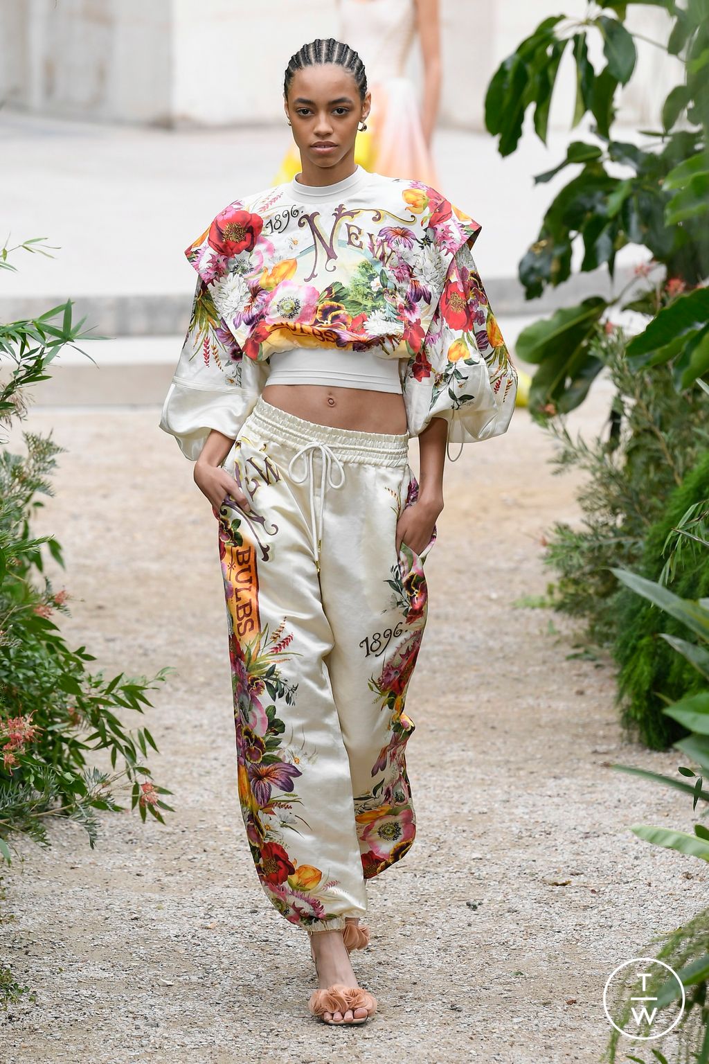 Fashion Week Paris Spring/Summer 2023 look 19 from the Zimmermann collection womenswear